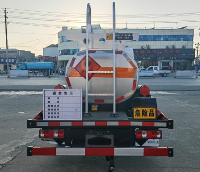 解放藍(lán)牌2.3方加油車(chē)_專(zhuān)力牌ZLC5040GJYCAQ6型加油車(chē) 解放藍(lán)牌2.3方加油車(chē)_專(zhuān)力牌ZLC5040GJYCAQ6型加油車(chē)